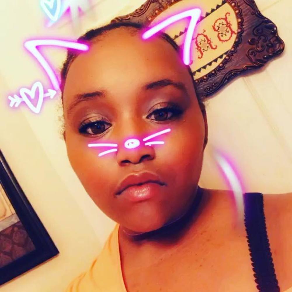 Meet your Posher, Monique